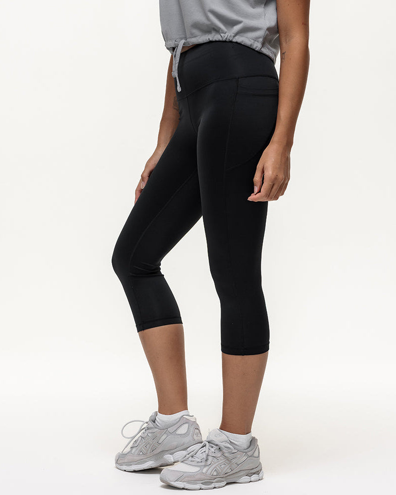 High Rise Capri Genesis Leggings - Black Onyx